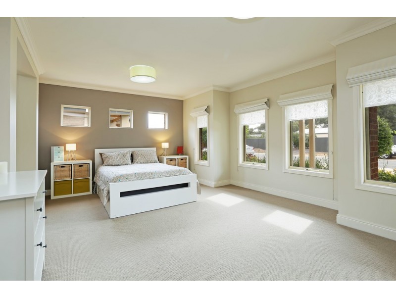 4 Nilaur Place, Lara VIC 3212