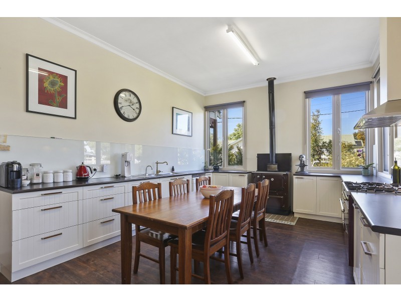 32 River Street, Little River VIC 3211