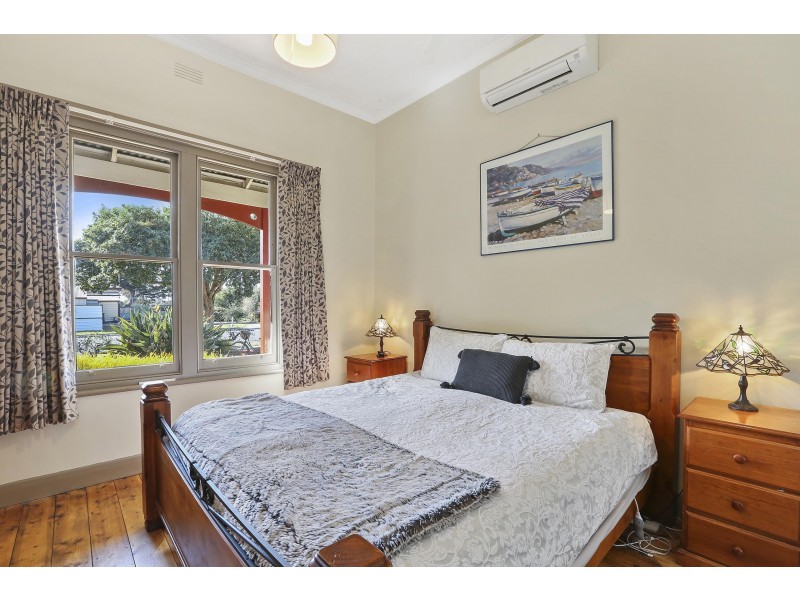 32 River Street, Little River VIC 3211