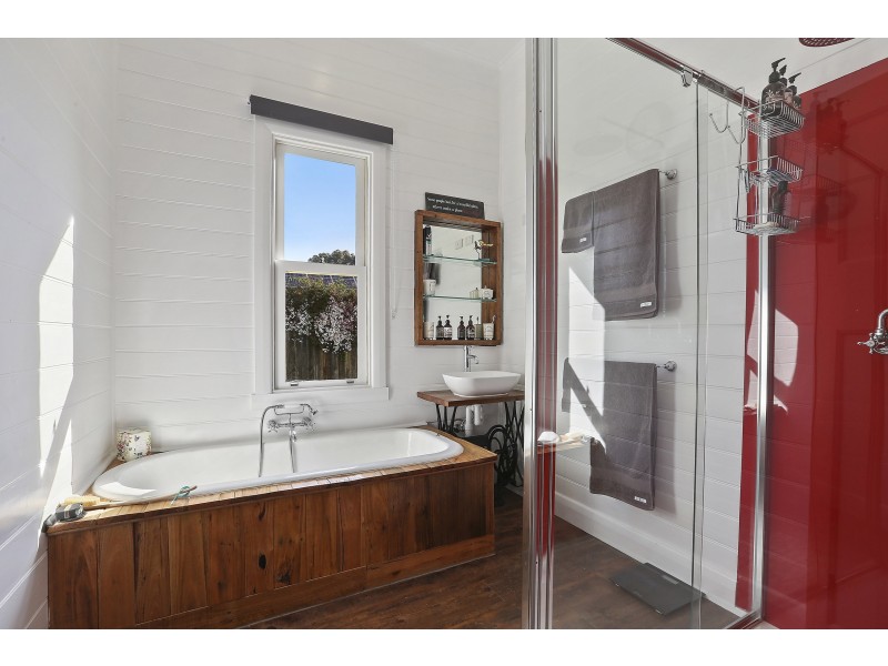 32 River Street, Little River VIC 3211