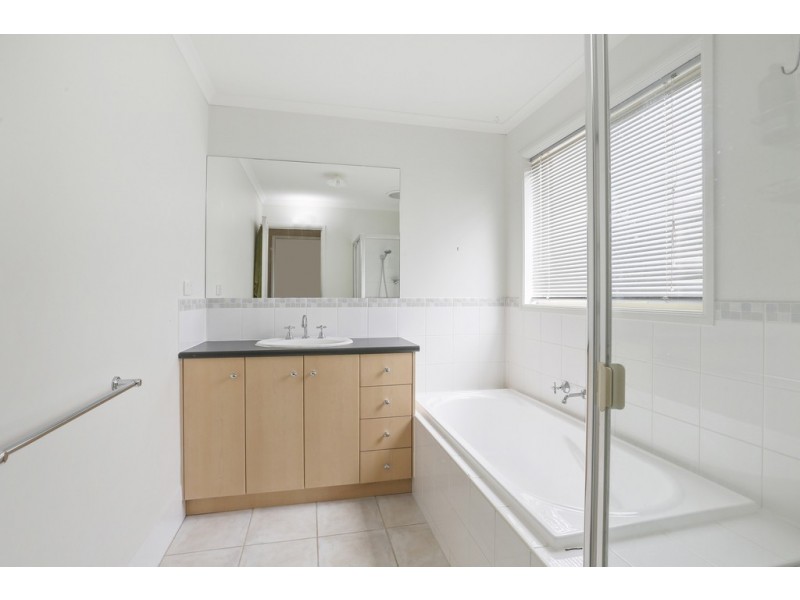 56 Streeton Close, Corio VIC 3214