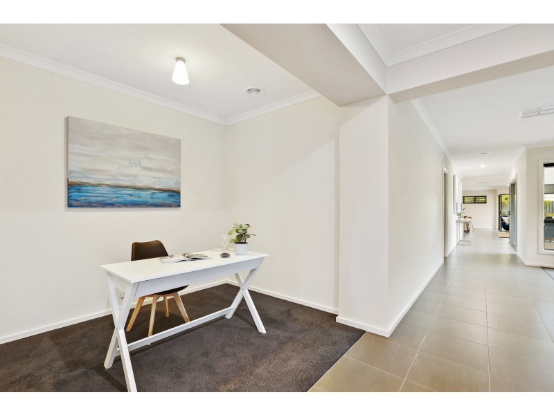 15 Springwater Drive, Lara VIC 3212