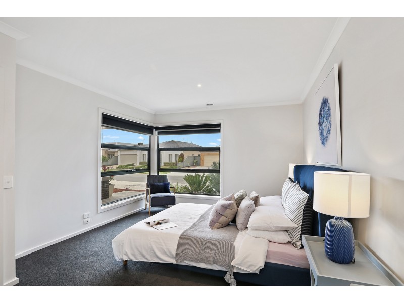 15 Springwater Drive, Lara VIC 3212