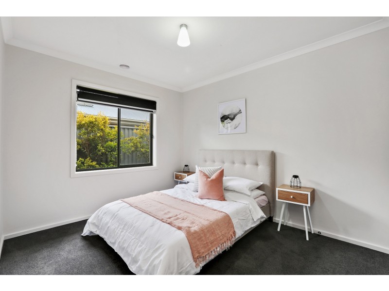 15 Springwater Drive, Lara VIC 3212