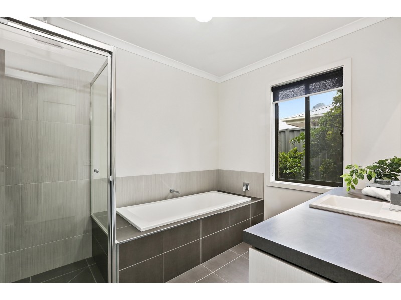 15 Springwater Drive, Lara VIC 3212