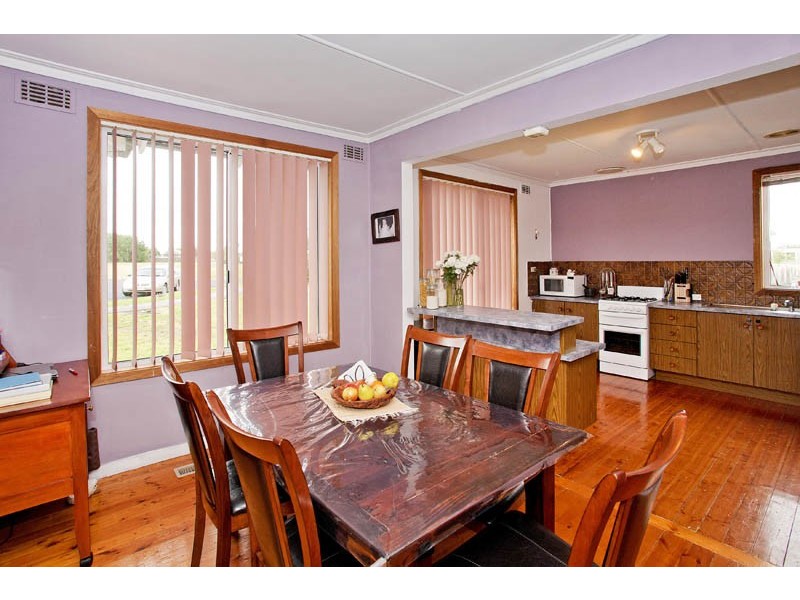 15 Warrawee Avenue, Norlane VIC 3214