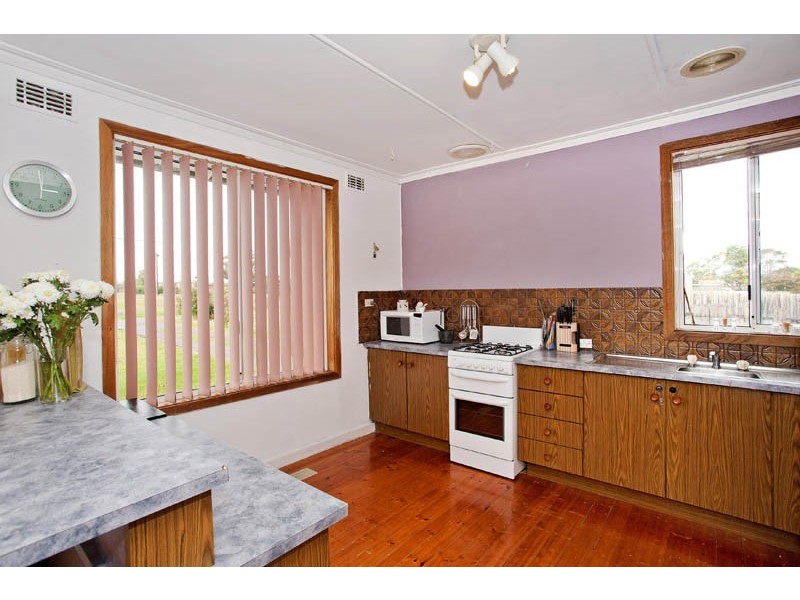 15 Warrawee Avenue, Norlane VIC 3214