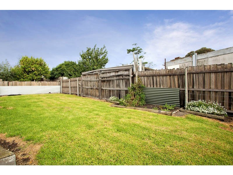 15 Warrawee Avenue, Norlane VIC 3214