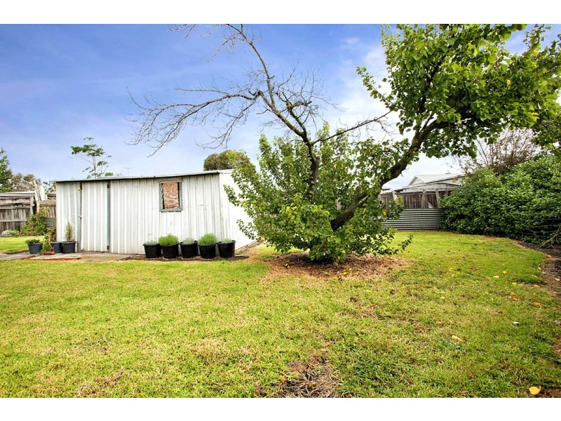 15 Warrawee Avenue, Norlane VIC 3214