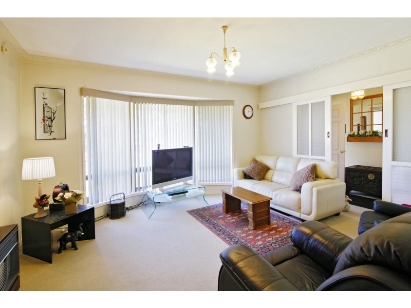 19 The Esplanade, North Shore VIC 3214