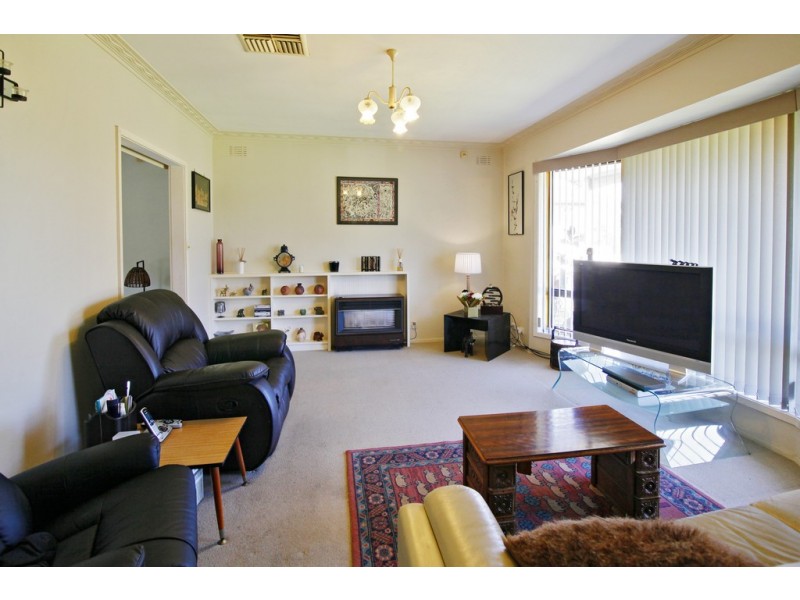19 The Esplanade, North Shore VIC 3214