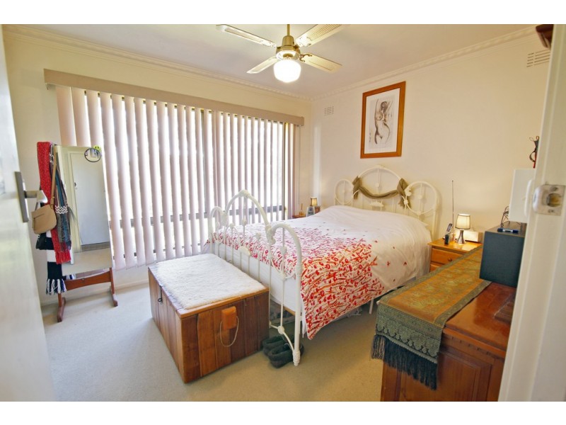 19 The Esplanade, North Shore VIC 3214