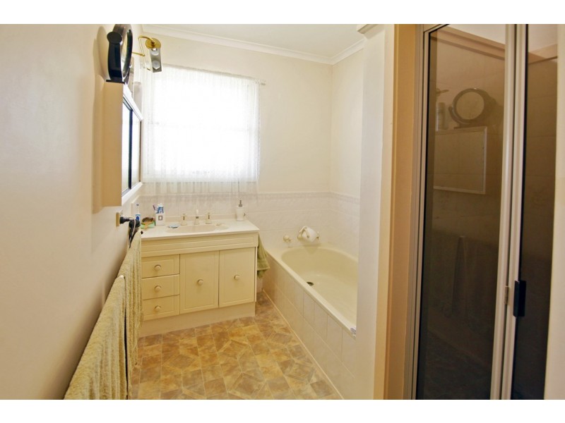 19 The Esplanade, North Shore VIC 3214