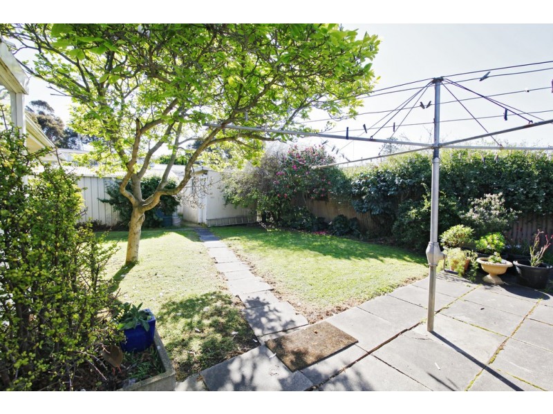 19 The Esplanade, North Shore VIC 3214