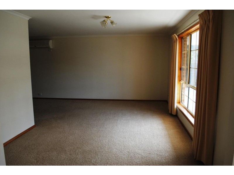 4 Galileo Close, Lara VIC 3212