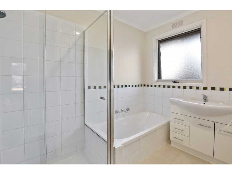 18 Sheeran Crescent, Lara VIC 3212