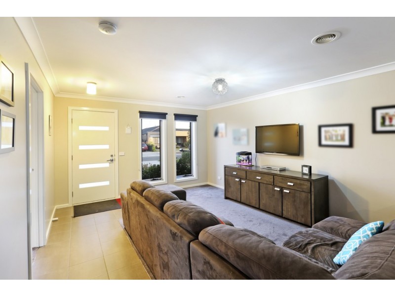 8 Bella Julia Place, Lara VIC 3212