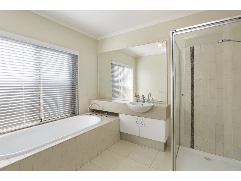 5 Barley Close, Lara VIC 3212