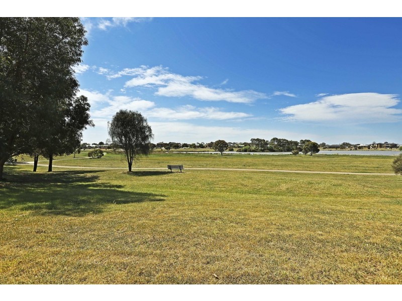 5 Lake Road, Lara VIC 3212