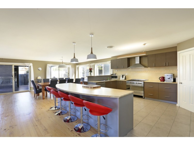 8 Cypress Court, Lara VIC 3212