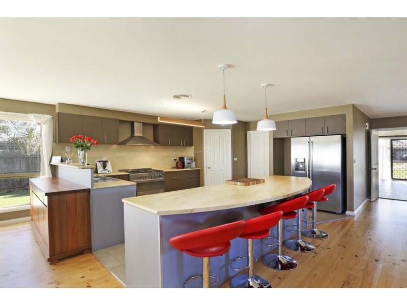 8 Cypress Court, Lara VIC 3212