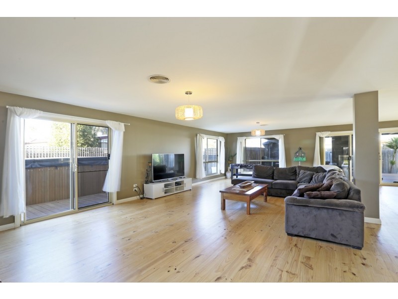 8 Cypress Court, Lara VIC 3212