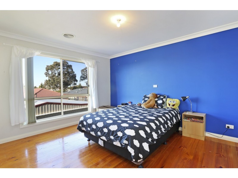 8 Cypress Court, Lara VIC 3212