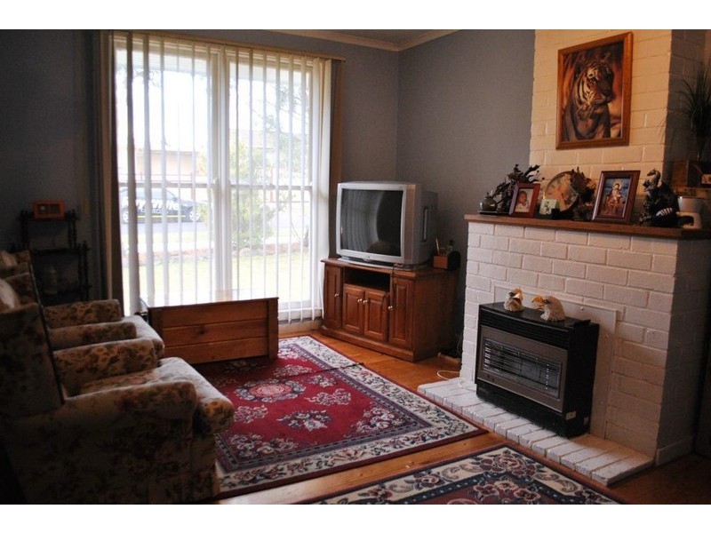 25 Waitara Grove, Norlane VIC 3214