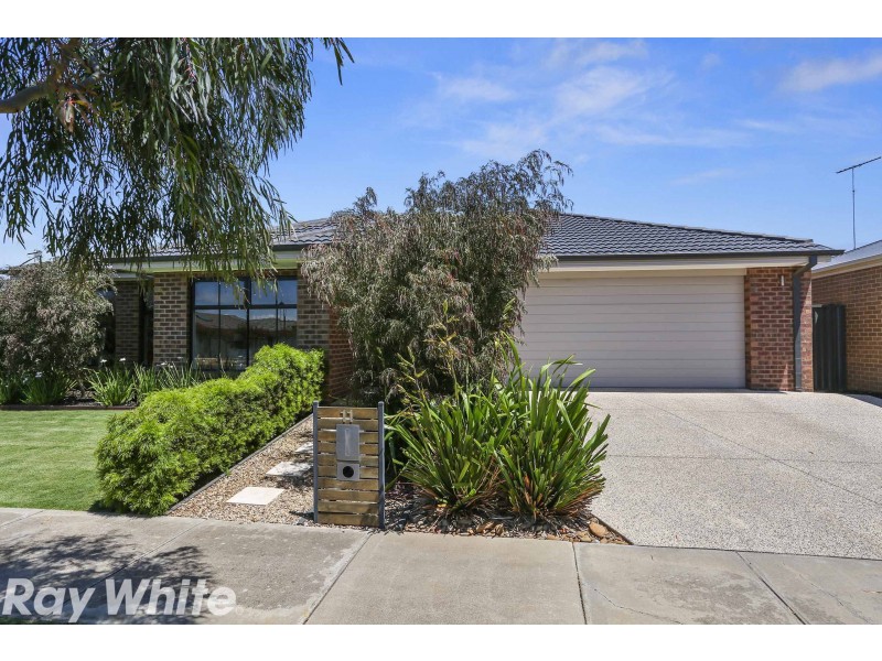 11 Springwater Drive, Lara VIC 3212