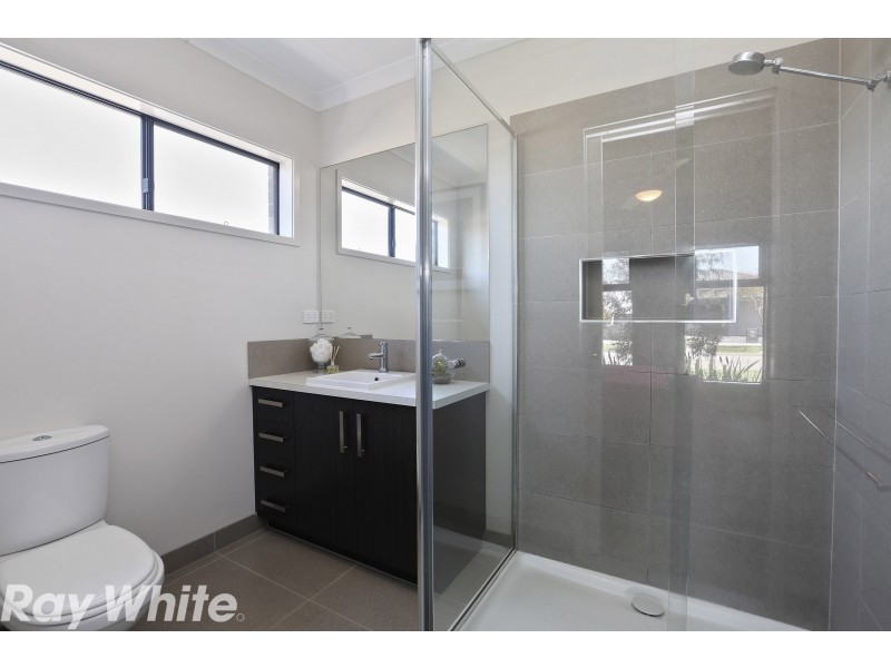 11 Springwater Drive, Lara VIC 3212