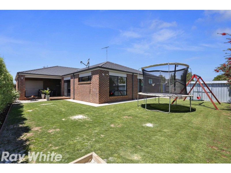 11 Springwater Drive, Lara VIC 3212