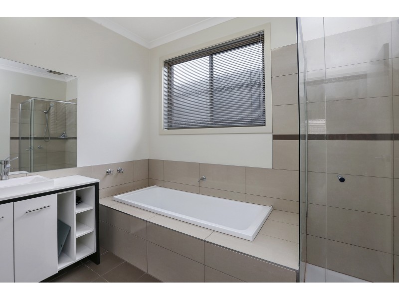 5 Hailar Lane, Lara VIC 3212