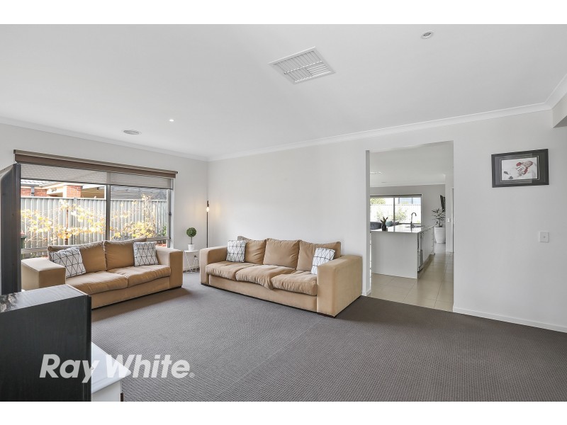 49 Grand Lakes Way, Lara VIC 3212