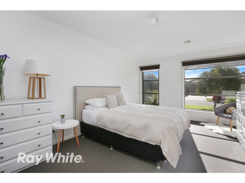 49 Grand Lakes Way, Lara VIC 3212