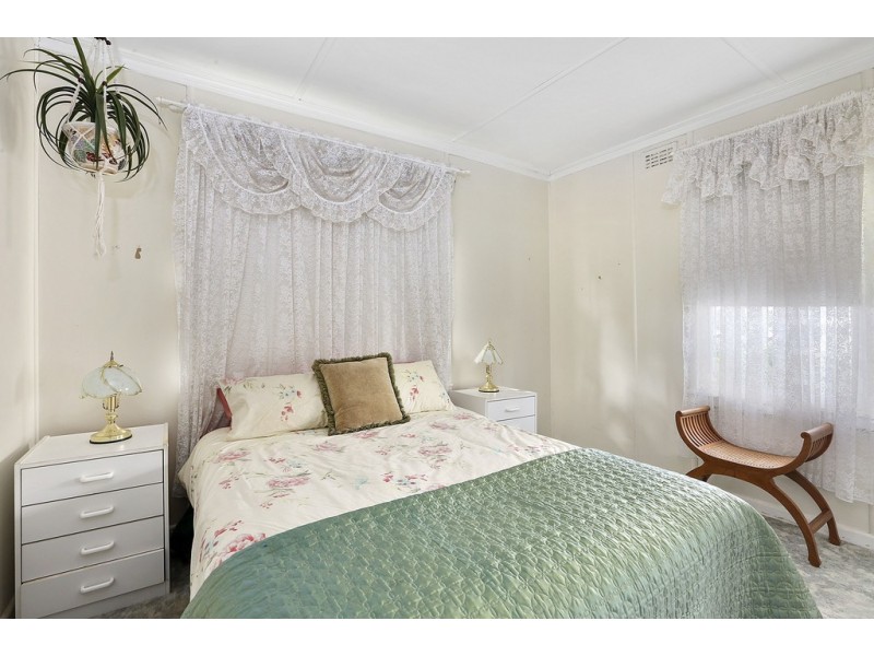 40 Swallow Crescent, Norlane VIC 3214