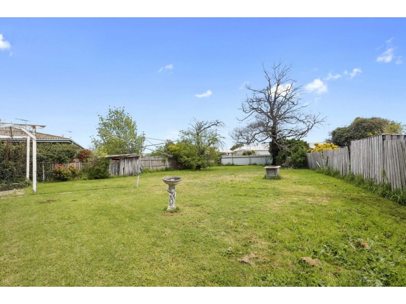 40 Swallow Crescent, Norlane VIC 3214