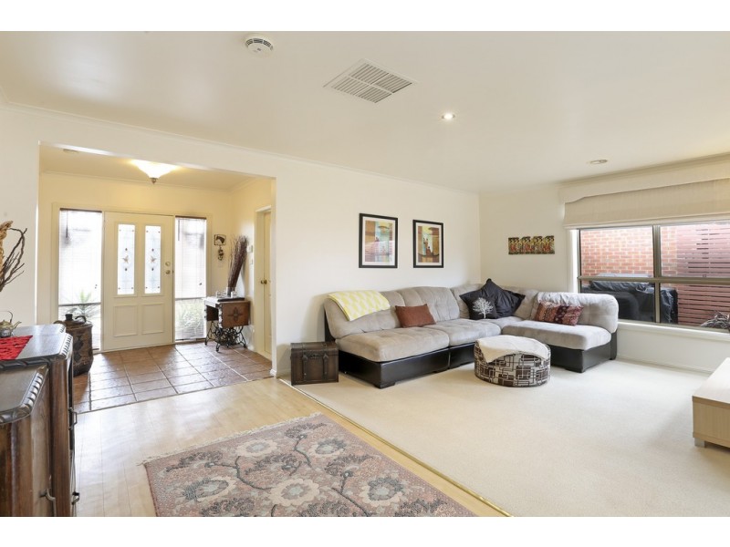 6 Bracknell Court, Lara VIC 3212