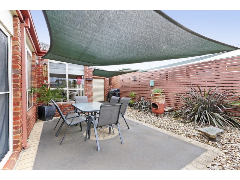 6 Bracknell Court, Lara VIC 3212