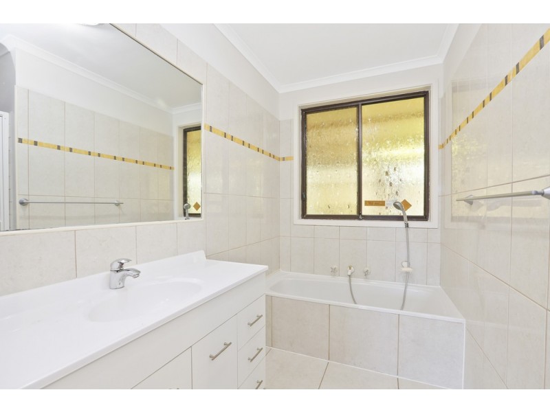 13 Moyston Grove, Corio VIC 3214