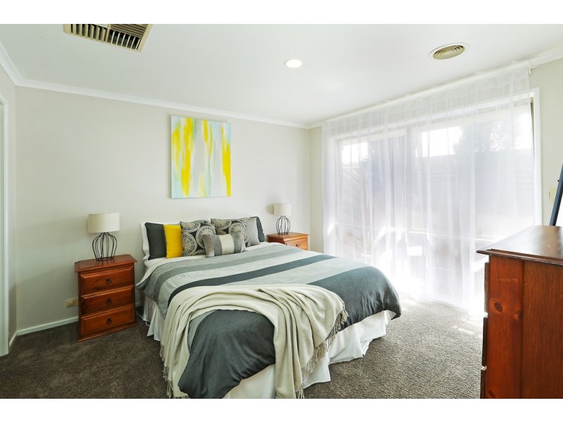 8 Cathcart Court, Corio VIC 3214