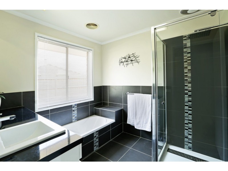 8 Cathcart Court, Corio VIC 3214