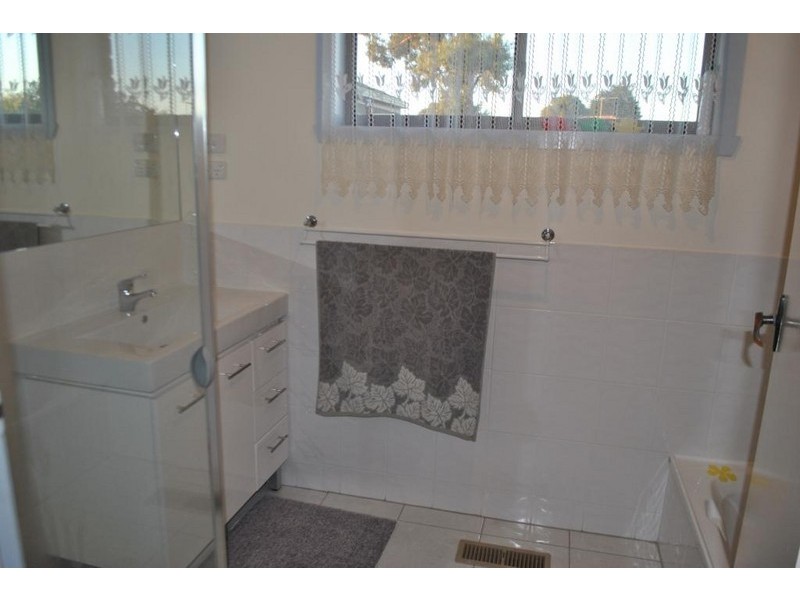 5 Waterford Avenue, Norlane VIC 3214