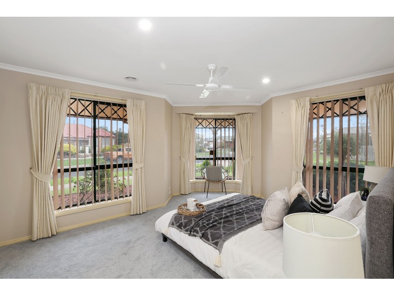 2-4 Marina Court, Lara VIC 3212