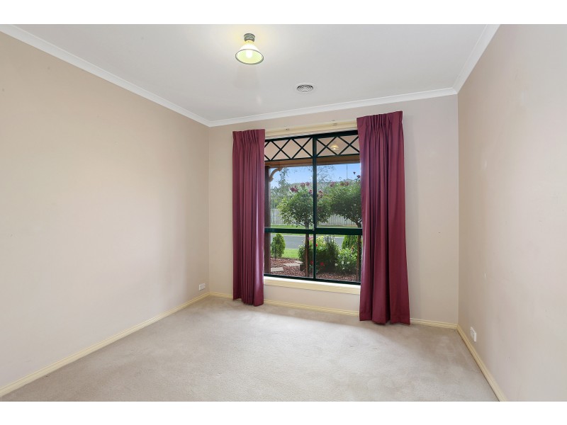 2-4 Marina Court, Lara VIC 3212