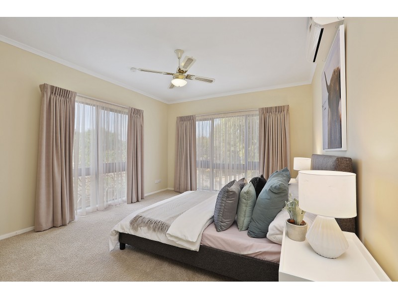 18 Ponds Drive, Lara VIC 3212