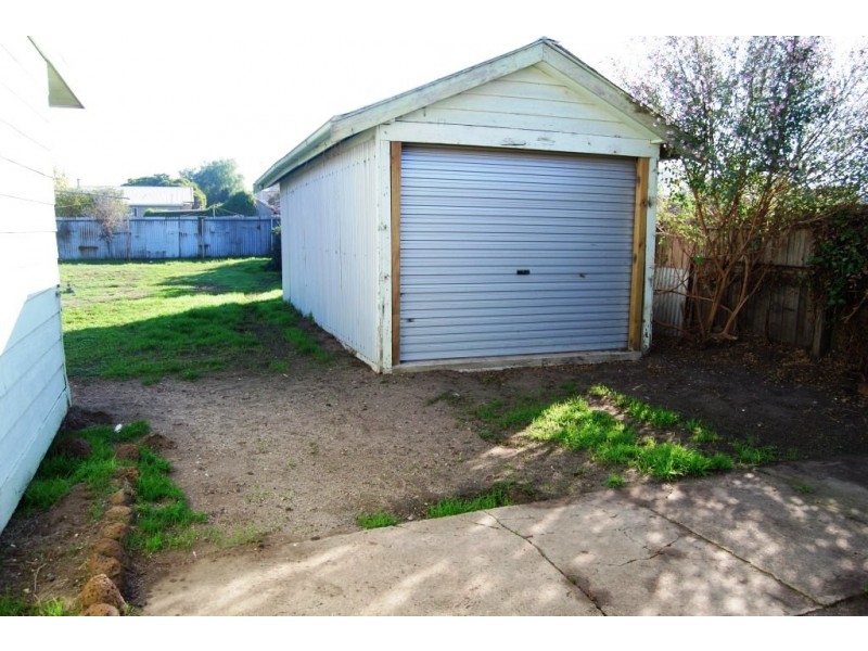 17 Seabeach Parade, North Shore VIC 3214