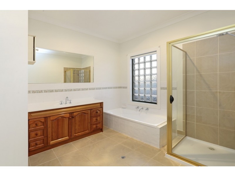 36 Lara Boulevard, Lara VIC 3212