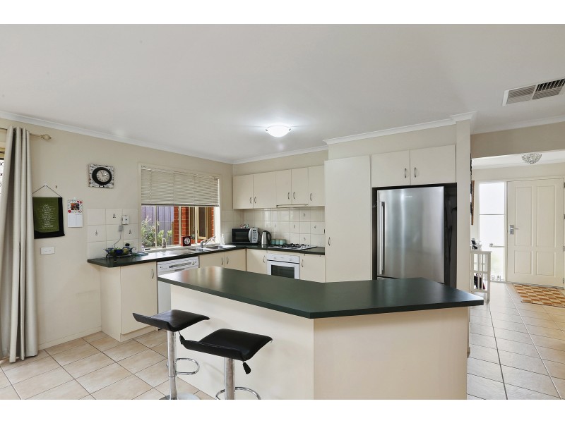 1 Nilaur Place, Lara VIC 3212