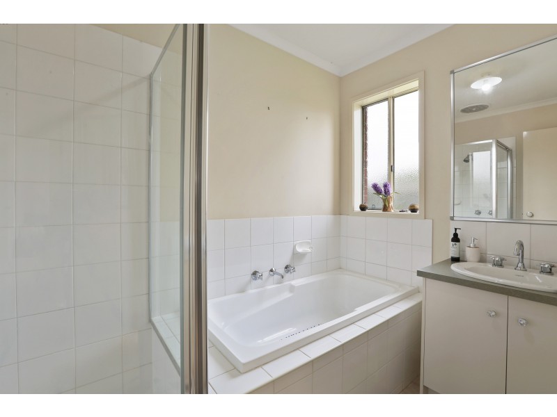 1 Nilaur Place, Lara VIC 3212