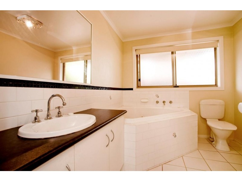 5 Marina Court, Lara VIC 3212